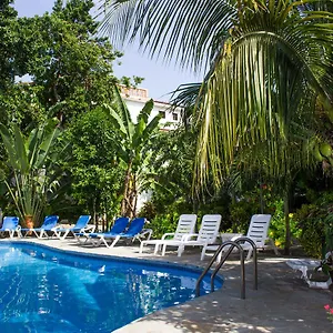 2* Appart hôtel Residencial Estephany